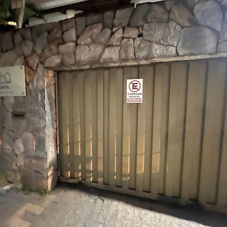 Casa Quintal Bueno! 5 Quartos Com Ar Split E Internet Ultra! Perto Do Melhor De Goiania! Marista Parques Areiao E Vaca Brava Hospital Premium Mater Dei Blue Fit Perdomo Goiania Shopping! المظهر الخارجي الصورة