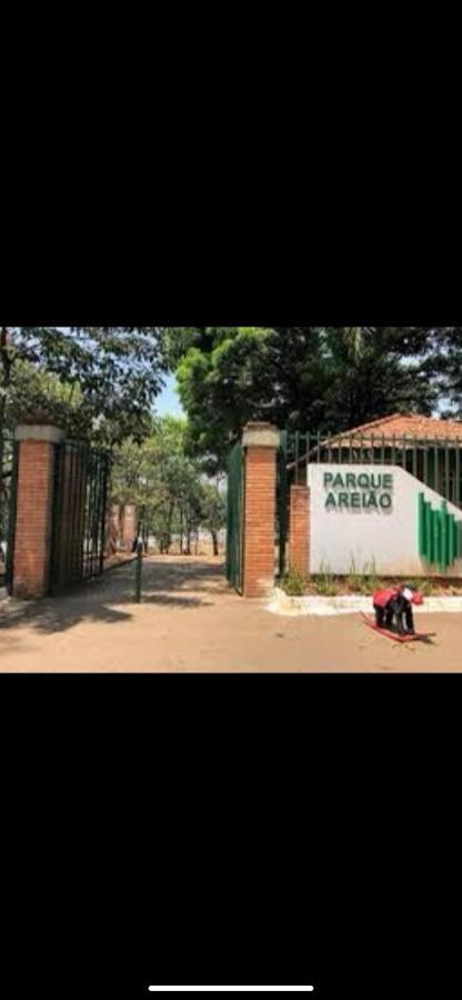 Casa Quintal Bueno! 5 Quartos Com Ar Split E Internet Ultra! Perto Do Melhor De Goiania! Marista Parques Areiao E Vaca Brava Hospital Premium Mater Dei Blue Fit Perdomo Goiania Shopping! المظهر الخارجي الصورة