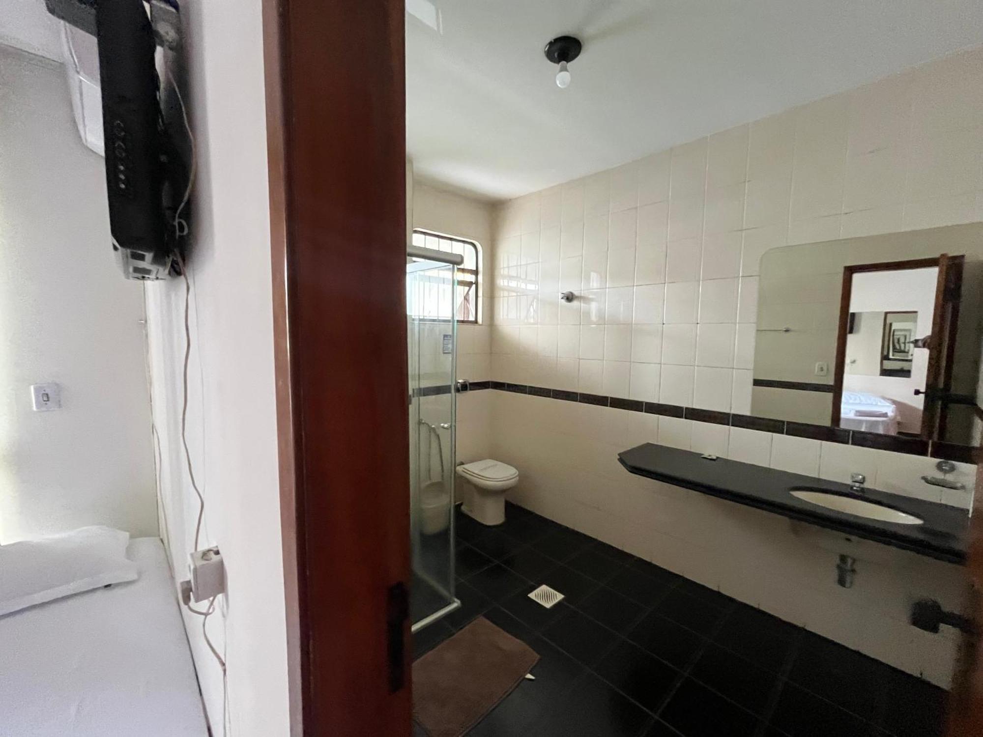 Casa Quintal Bueno! 5 Quartos Com Ar Split E Internet Ultra! Perto Do Melhor De Goiania! Marista Parques Areiao E Vaca Brava Hospital Premium Mater Dei Blue Fit Perdomo Goiania Shopping! المظهر الخارجي الصورة