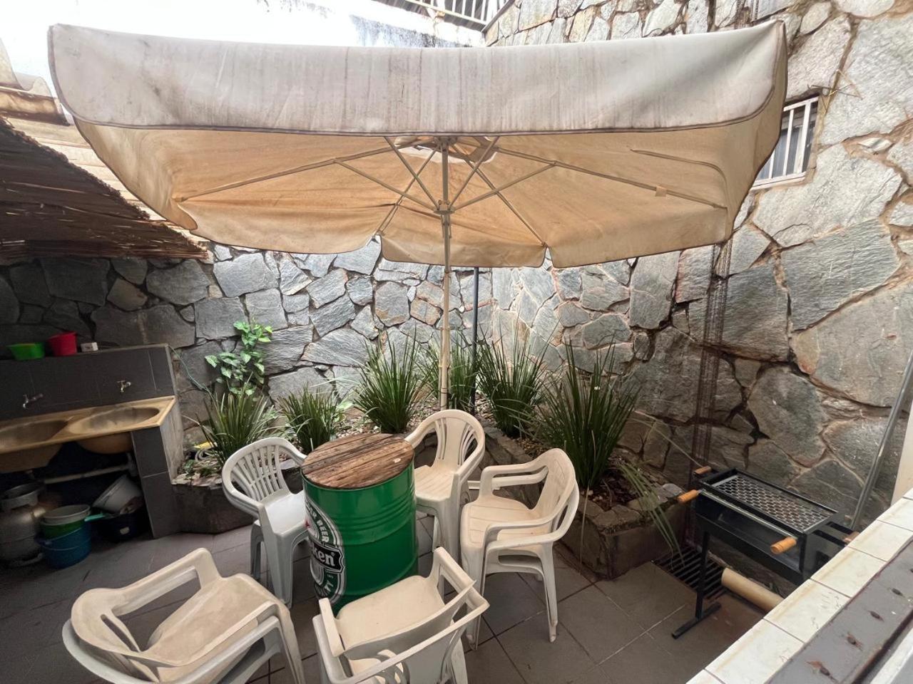Casa Quintal Bueno! 5 Quartos Com Ar Split E Internet Ultra! Perto Do Melhor De Goiania! Marista Parques Areiao E Vaca Brava Hospital Premium Mater Dei Blue Fit Perdomo Goiania Shopping! المظهر الخارجي الصورة