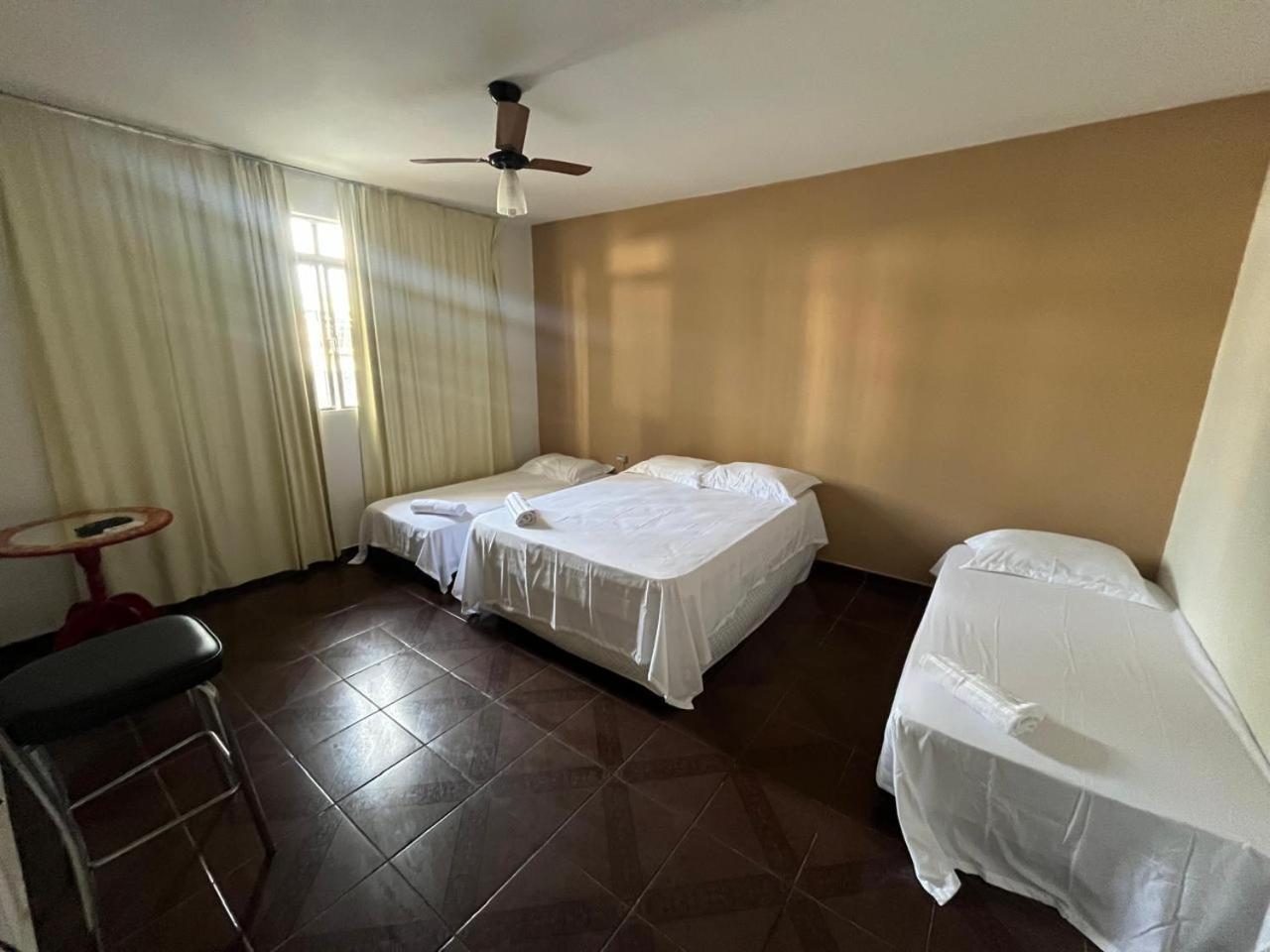 Casa Quintal Bueno! 5 Quartos Com Ar Split E Internet Ultra! Perto Do Melhor De Goiania! Marista Parques Areiao E Vaca Brava Hospital Premium Mater Dei Blue Fit Perdomo Goiania Shopping! المظهر الخارجي الصورة