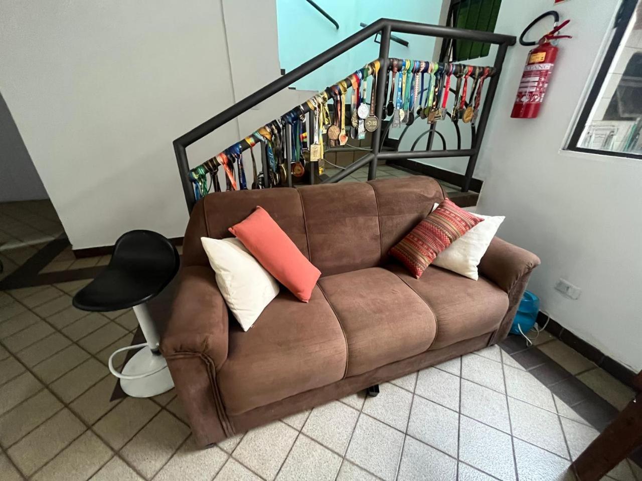 Casa Quintal Bueno! 5 Quartos Com Ar Split E Internet Ultra! Perto Do Melhor De Goiania! Marista Parques Areiao E Vaca Brava Hospital Premium Mater Dei Blue Fit Perdomo Goiania Shopping! المظهر الخارجي الصورة