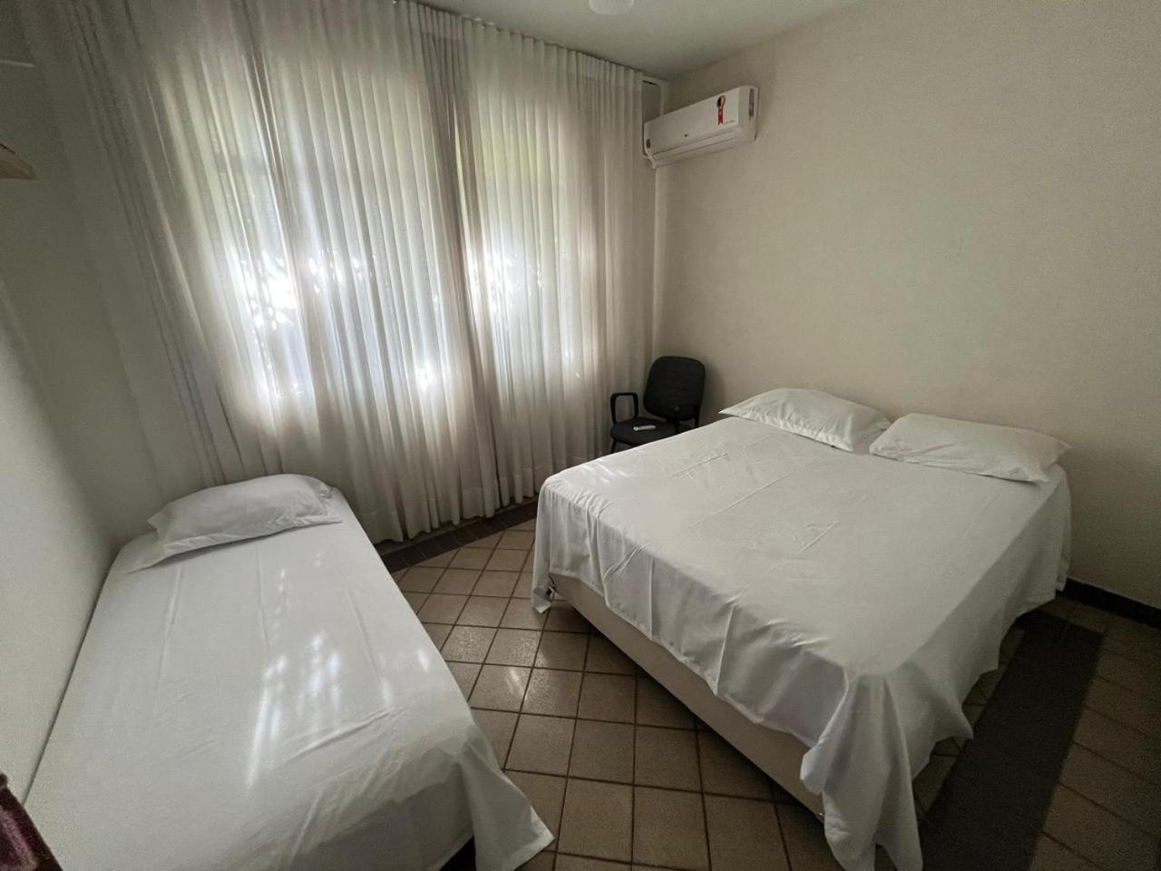 Casa Quintal Bueno! 5 Quartos Com Ar Split E Internet Ultra! Perto Do Melhor De Goiania! Marista Parques Areiao E Vaca Brava Hospital Premium Mater Dei Blue Fit Perdomo Goiania Shopping! المظهر الخارجي الصورة
